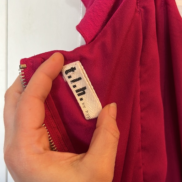 💕BEAUTIFUL Pink flowy Dress by HYPE size large - Picture 9 of 16